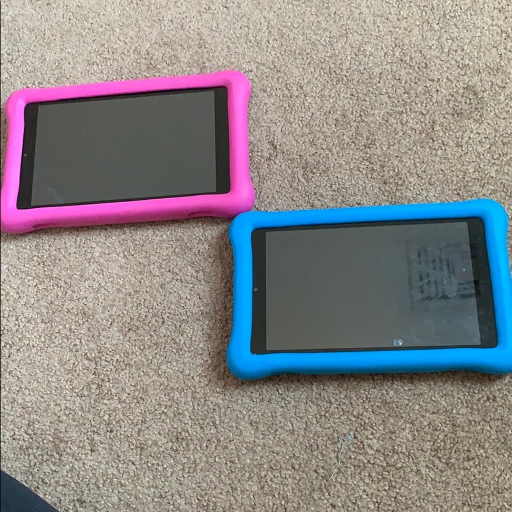 2 amazon kid kindles